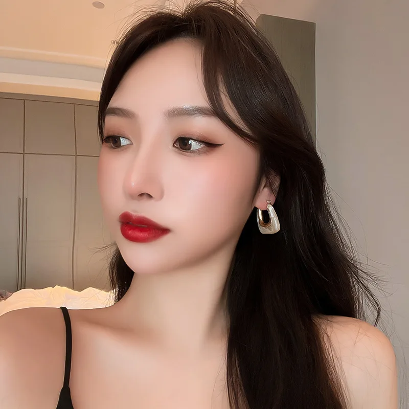 여성을위한 새로운 절묘한 투명 수지 기하학 사각형 후프 - Vintage Fashion Korea 리뷰 및 가격